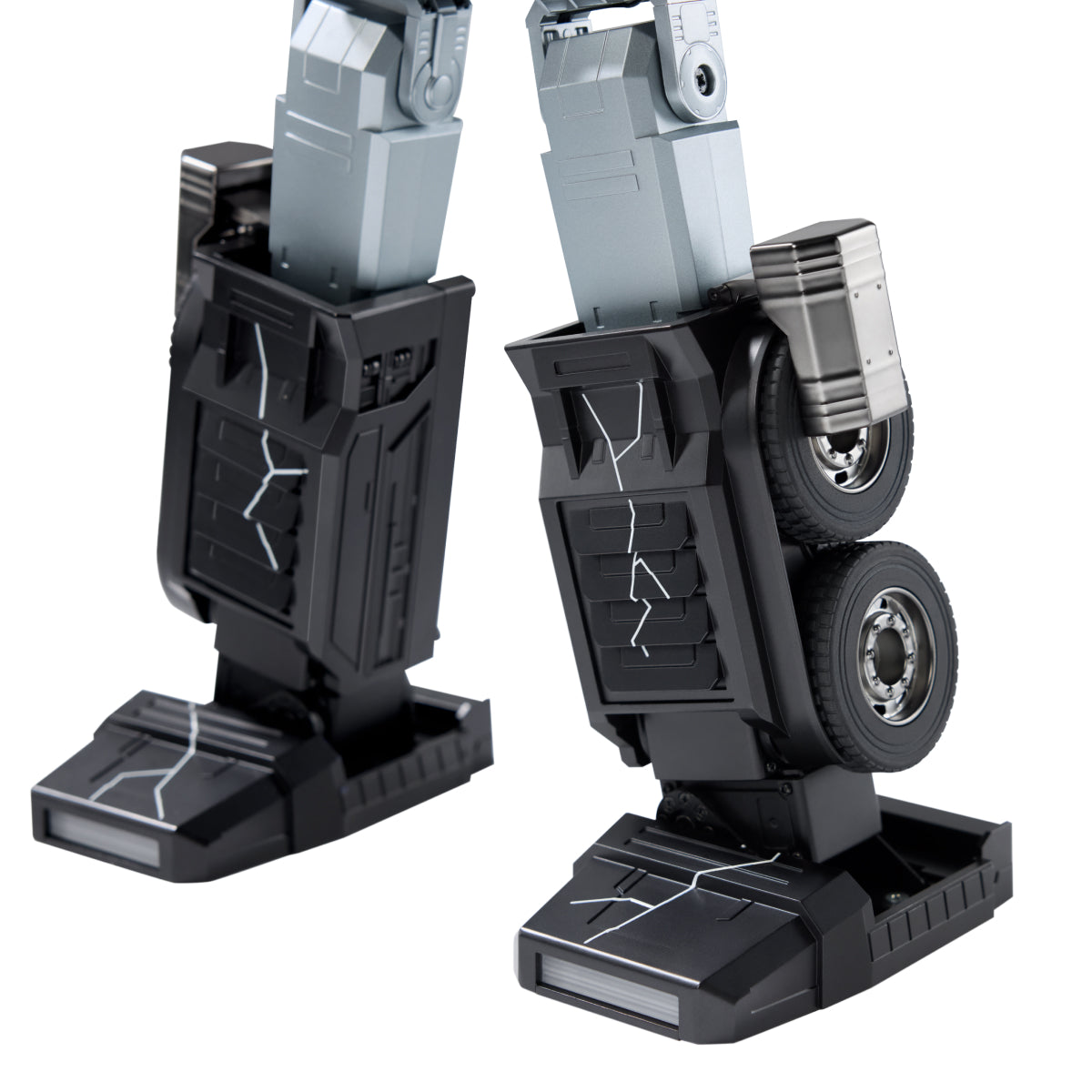 Robosen Flagship Series – Transformers G1 Optimus Prime: The Fallen Leader Edition